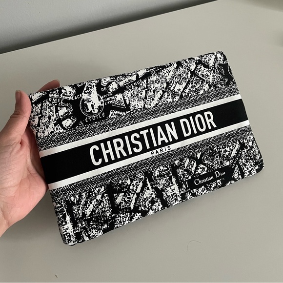 Dior Beauty Plan De Paris Cosmetic Pouch - Picture 4 of 10